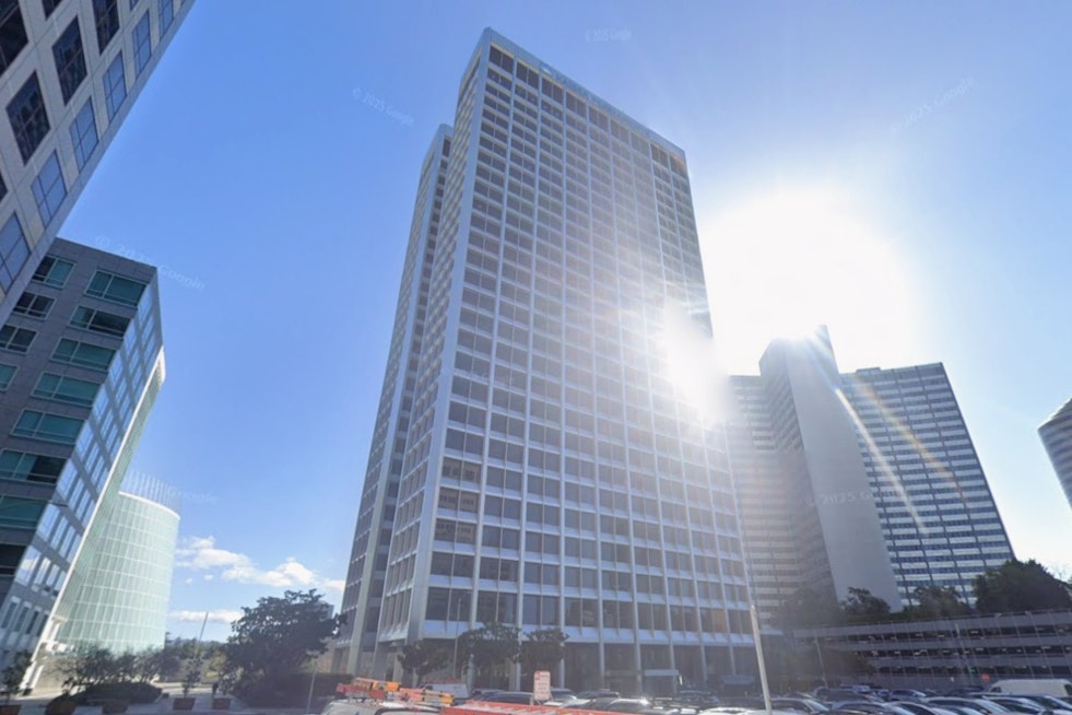 Downtown Gut Punch: Oakland Kaiser Tower Tanks 75% As Loan Default Hits