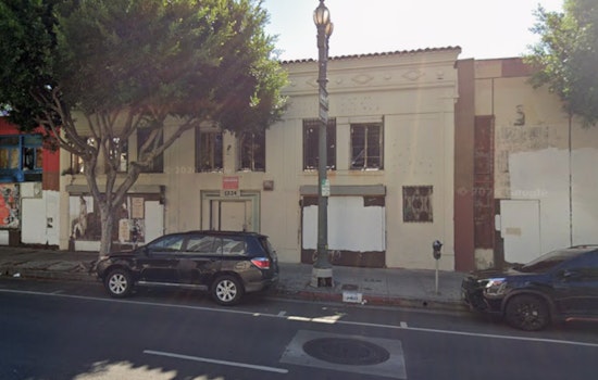 Downtown LA ‘Ghost’ Building Erupts in Pre‑Dawn Blaze, Firefighters Snuff It Fast