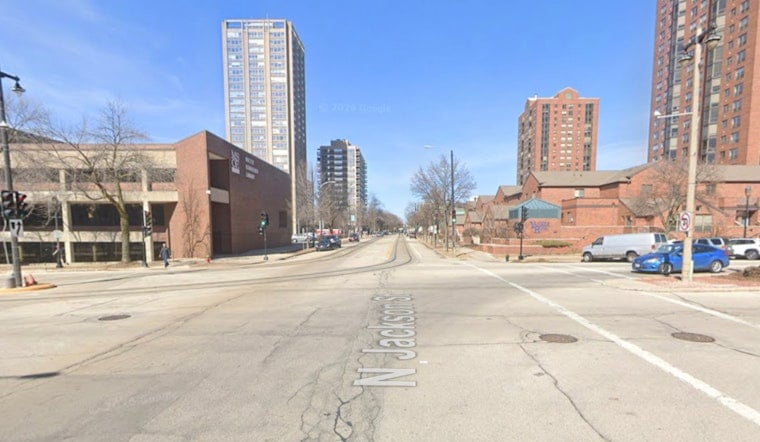 Downtown Milwaukee Cyclist Fatally Struck By Bus At Kilbourn And Jackson