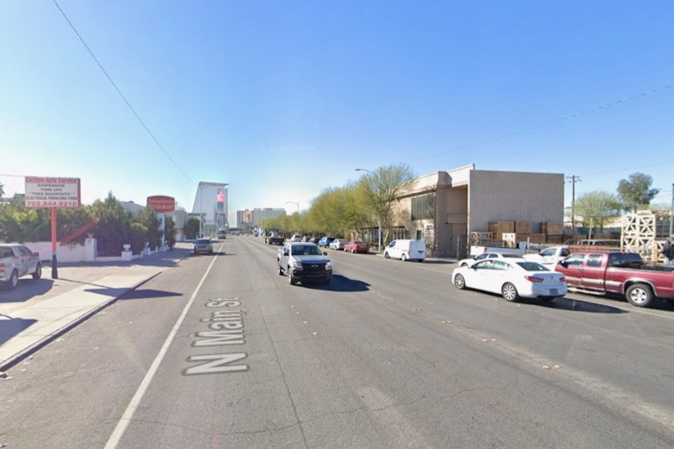 Downtown Vegas Blaze Shuts Down Main Street, Snarls Traffic