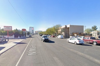 Downtown Vegas Blaze Shuts Down Main Street, Snarls Traffic