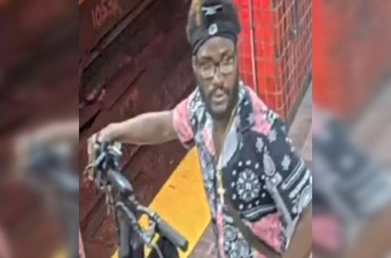 Early-Morning Red Line Shock As Cops Hunt Charles/MGH Stabbing Person Of Interest