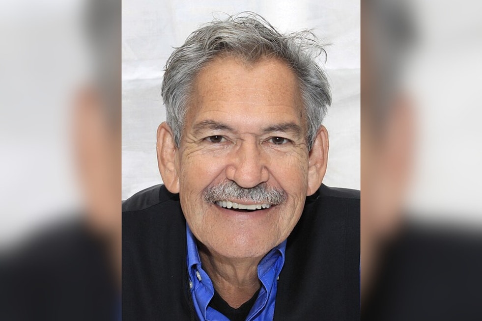 El Paso Author Benjamin Alire Sáenz Dies At 71 After Illness