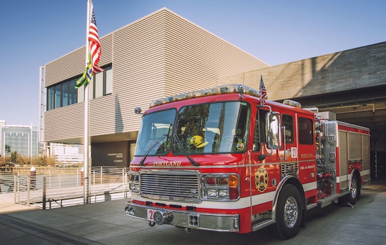 Smoke On The Backside As Portland’s Engine 14 Races To Morning Fire Scare