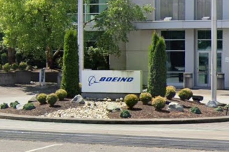 Everett Stunner as Boeing Chops Up Early 777X Jet