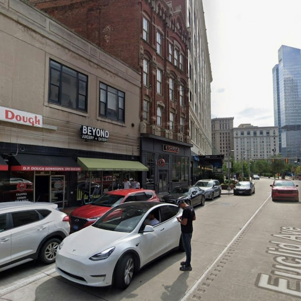 Falafel Fix Hits Public Square as Naf Naf Moves Into Ex-Taco Bell Spot