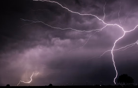 Fast-Moving Storms Slam Eastern North Carolina Coast With 60 Mph Blasts