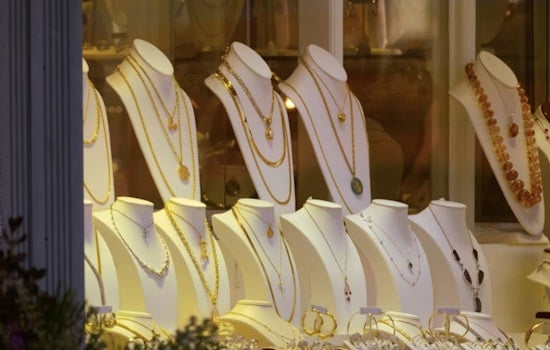 Feds Bust Waco Jeweler In Alleged Stolen Bling Ring