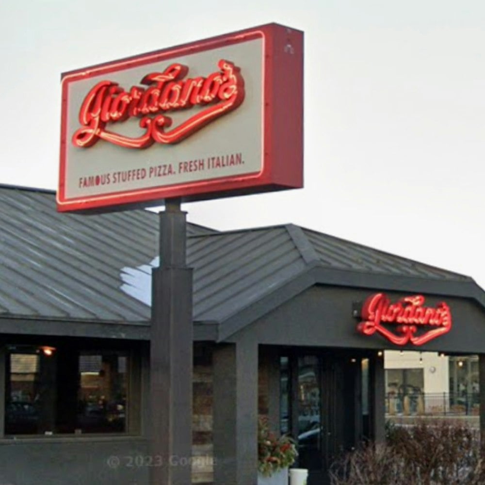 Giordano's Stuffed Deep Dish Takes Over Mall Of America's Third Floor