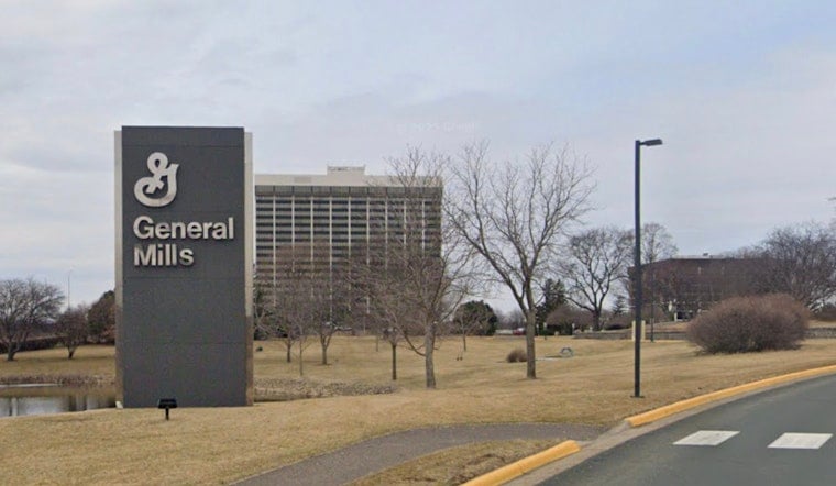 Glass Scare Yanks 735K Pillsbury Rolls From Walmart Bakeries