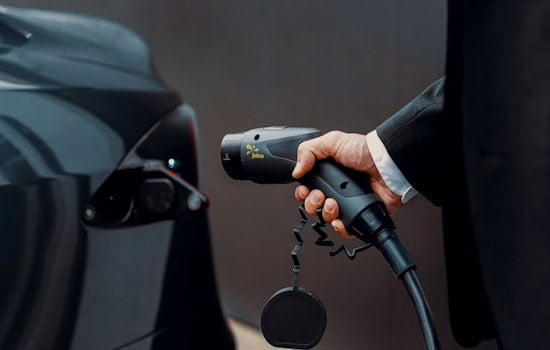 Green Group Torches Detroit’s Big Three Over EV U-Turn And Pain At The Pump