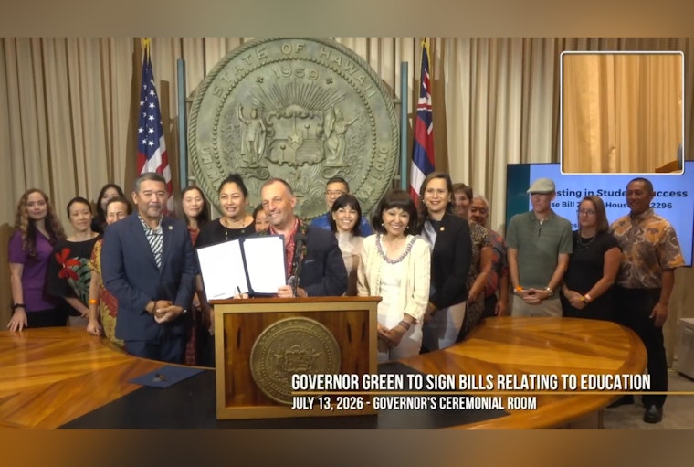 Green Rips Last-Dollar Rule To Let Hawaiʻi Students Put Pell Toward Rent And Food