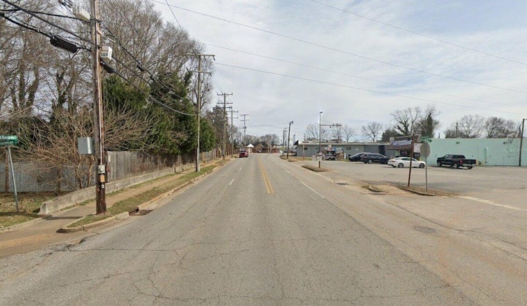 Greenville Food Truck Stickup Leaves Customer Facing A Gun, Deputies Say
