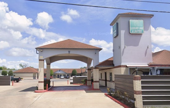 Gun Deal At Houston Motel Explodes In Gunfire, Robber Speeds Off With Cash And Pistol