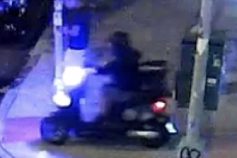 Gunman Jacks Delivery Driver’s Moped On Brooklyn’s 8th Avenue