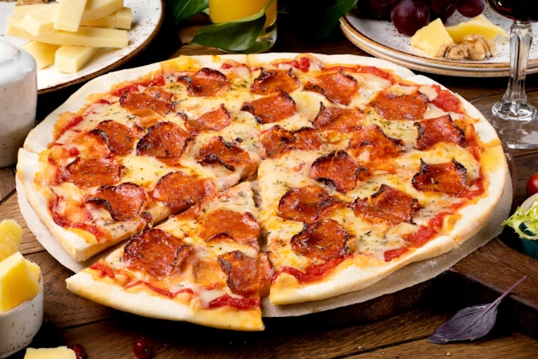 Halal Heat Wave, Spicy Pie Spot Set to Sizzle Pearland's Broadway