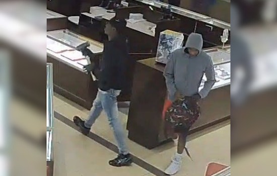 Hammer-Wielding Pair Wrecks Helzberg Cases At Great Lakes Crossing Mall