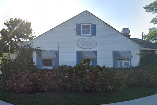 Hamptons Restaurant Flora Plants Roots In South End Charlotte