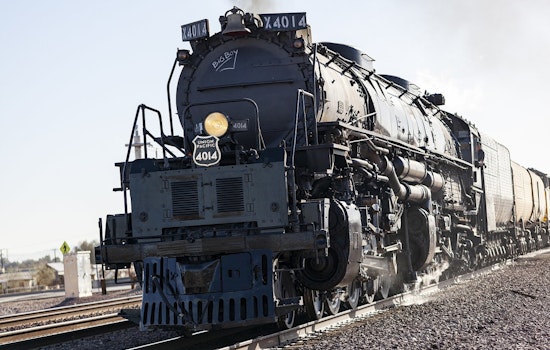Heat-Sick Rail Fans Pack Route 66 As Big Boy Roars Through Eureka