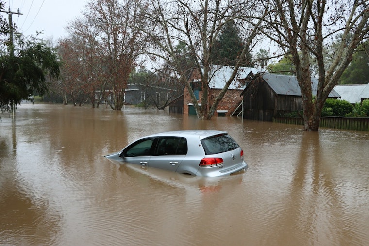 Holiday Deluge Turns Bishop Ford Into Car Trap On Far South Side