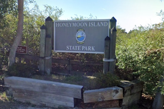 Honeymoon Island Stunner as Small Plane Splash-Lands Yards From Shore