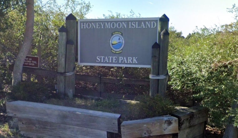Honeymoon Island Stunner as Small Plane Splash-Lands Yards From Shore