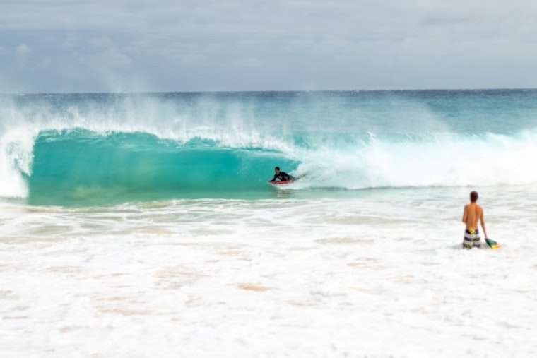 Honolulu Braces For Blustery Trades As South Shore Surf Pounds In