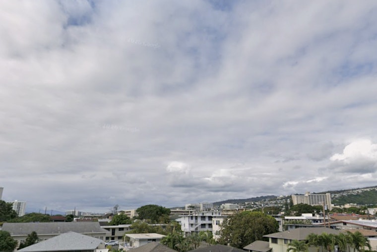 Honolulu Gets Blown Around As Trade Winds And Tides Tag-Team The Shore