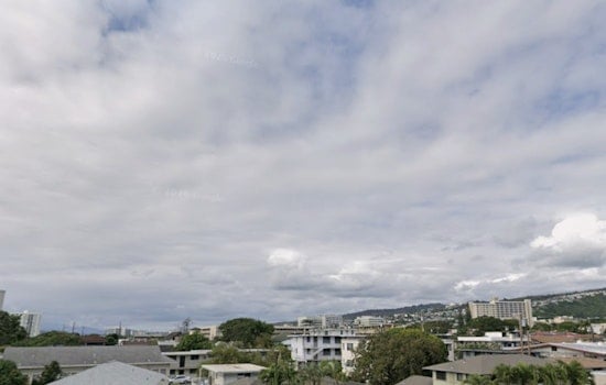 Honolulu Gets Blown Around As Trade Winds And Tides Tag-Team The Shore