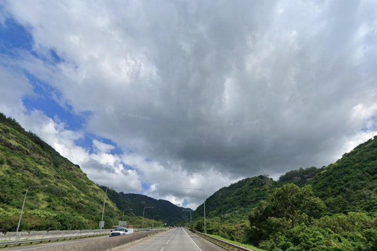 Honolulu Streets Soak As Quick Showers Roll In And Trades Rev Up Surf