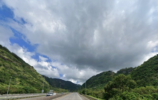 Honolulu Streets Soak As Quick Showers Roll In And Trades Rev Up Surf
