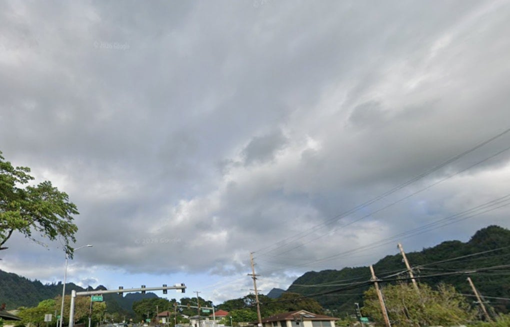 Honolulu Wakes To Soaking Showers As High Surf Pounds South Shores