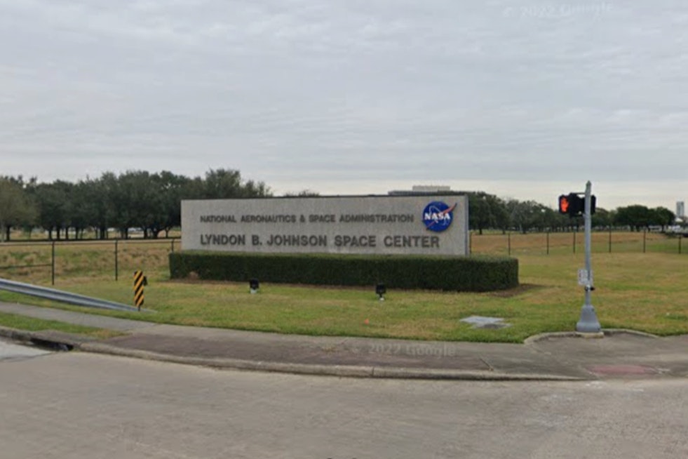 Houston Braces for 4K Moon Show as NASA Taps Starlink for Artemis III