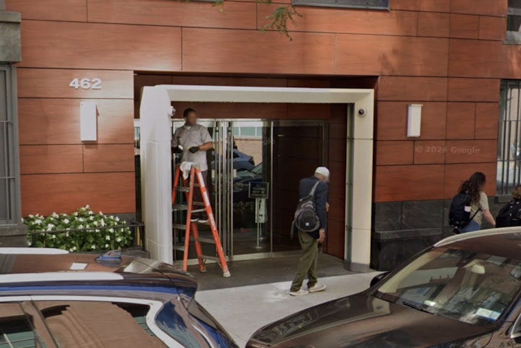 Hudson Hill Doormen Revolt Steps From Billionaires Row