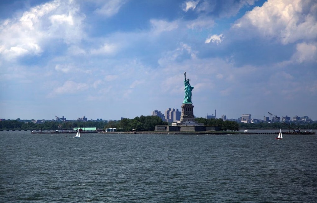 Hudson Hotspot Brings Manhattan Nightlife to a Party Barge off Ellis Island