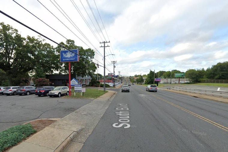 ICE Swarm Outside South Charlotte Latino Grocery Stuns Morning Crowd