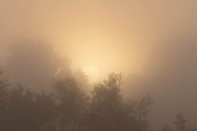 Indy Chokes on Smoky Sunrise as Knozone Alert Collides with Incoming Storms