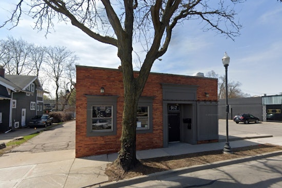 Inn Place No More: Royal Oak Bar Flips to For The Wise Seafood Bar