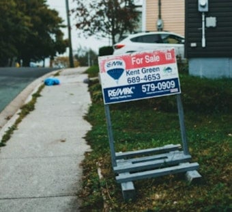 Jacksonville Yard Sign Crackdown Blasted As First Amendment Violation