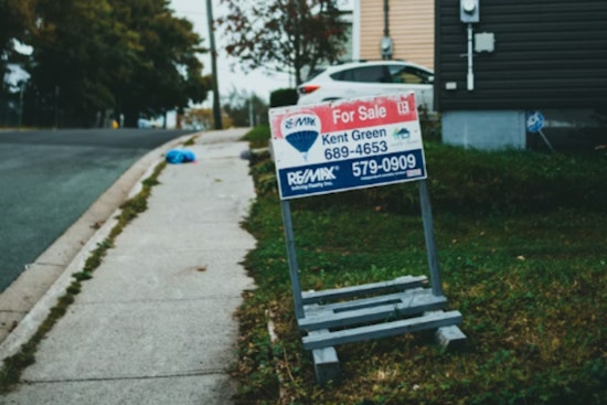 Jacksonville Yard Sign Crackdown Blasted As First Amendment Violation