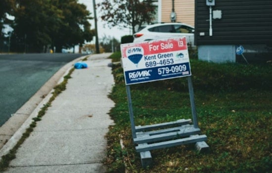 Jacksonville Yard Sign Crackdown Blasted As First Amendment Violation