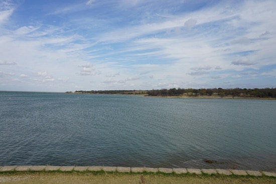 Joe Pool Lake Tragedy: 27-Year-Old Swimmer Drowns In Grand Prairie