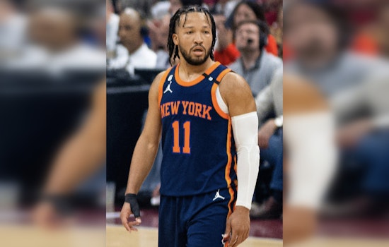 Knicks Hero Jalen Brunson Takes A Big Bite Of Just Salad