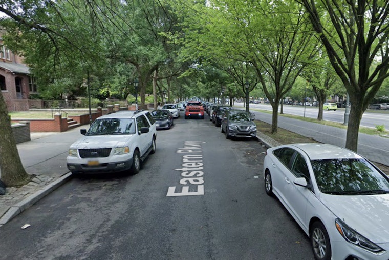 Knife-Wielding Man With Bat Walks Into Crown Heights Chabad, Gets Subdued By Worshippers