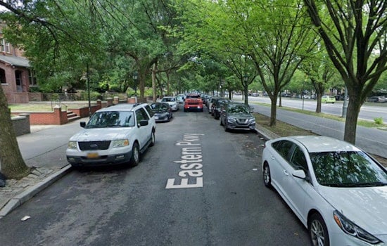 Knife-Wielding Man With Bat Walks Into Crown Heights Chabad, Gets Subdued By Worshippers