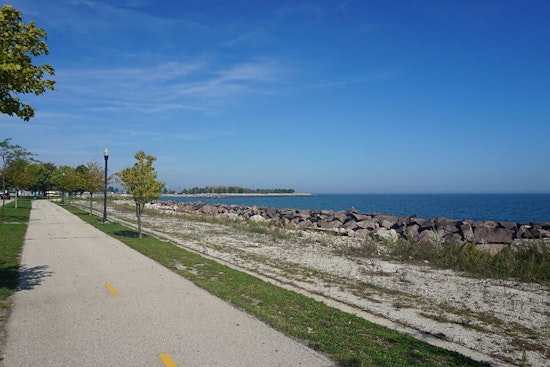 Lake Michigan Ice Bath Sends Holland And Ludington Beachgoers Running