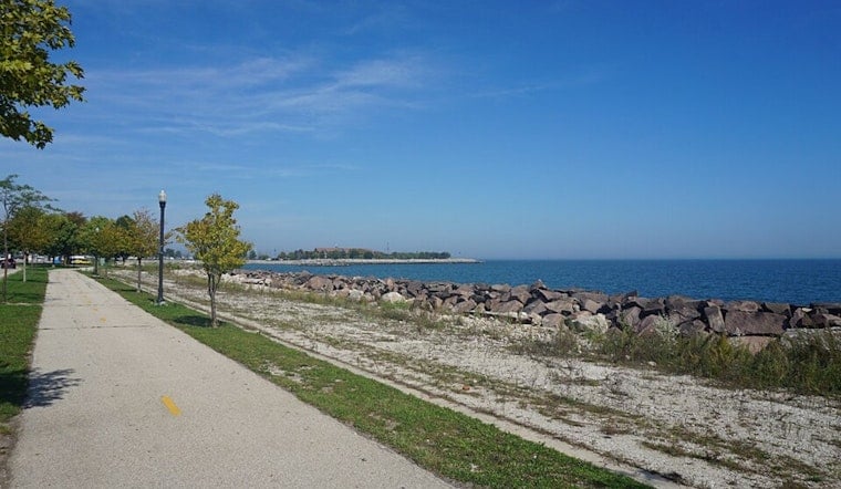 Lake Michigan Ice Bath Sends Holland And Ludington Beachgoers Running