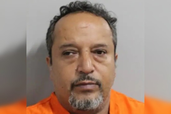 Lakeland Cops Bust Tampa Man In Teen Sex Sting, Find Hatchet In Suitcase