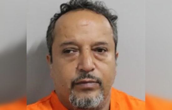 Lakeland Cops Bust Tampa Man In Teen Sex Sting, Find Hatchet In Suitcase