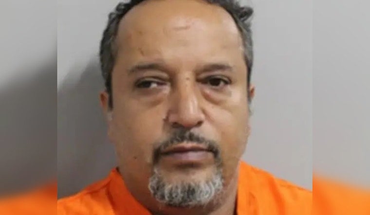 Lakeland Cops Bust Tampa Man In Teen Sex Sting, Find Hatchet In Suitcase